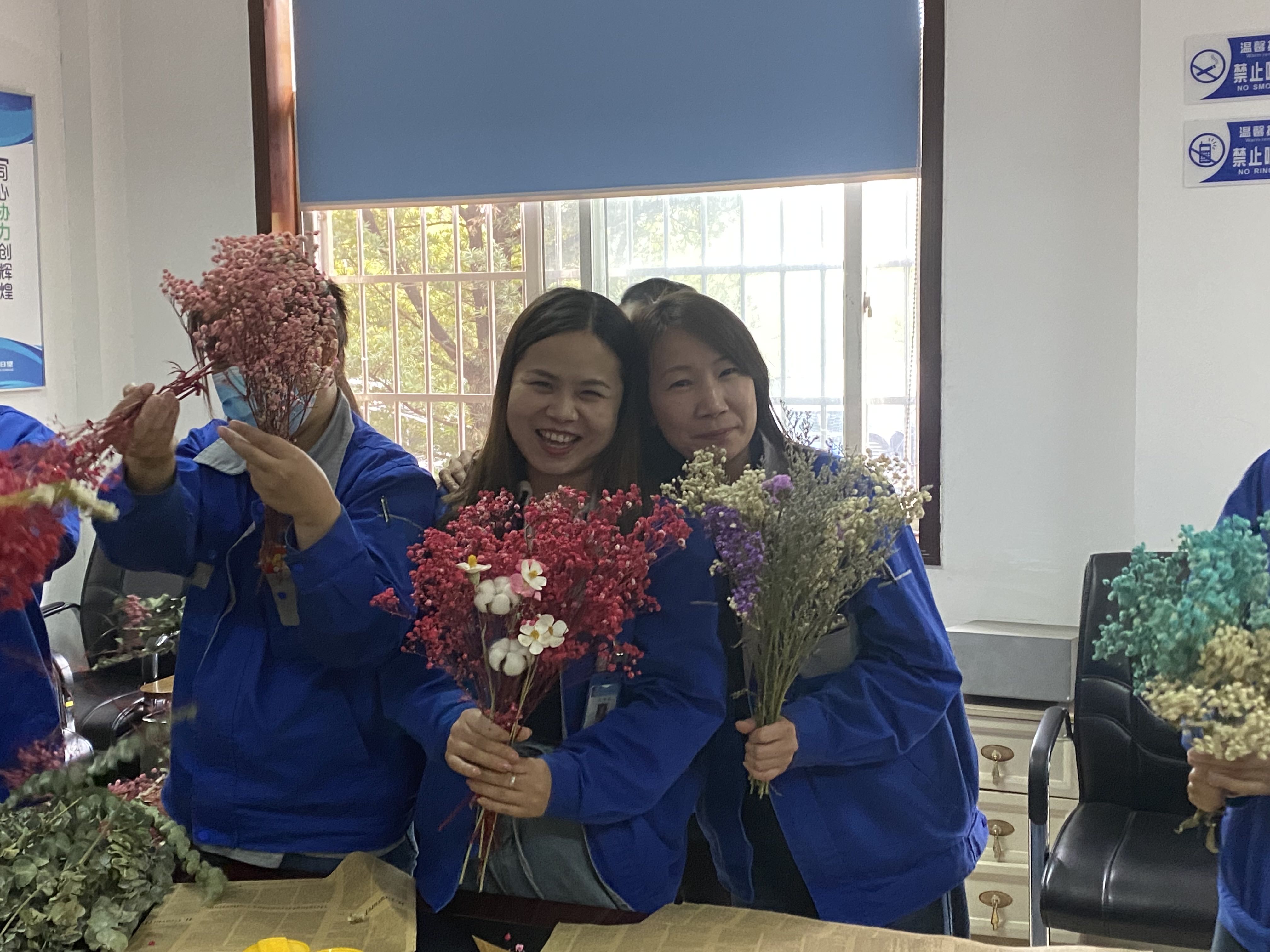 j9体育平台,宏明日望,株洲电子科技,湖南电容器,株洲电容器,电容器