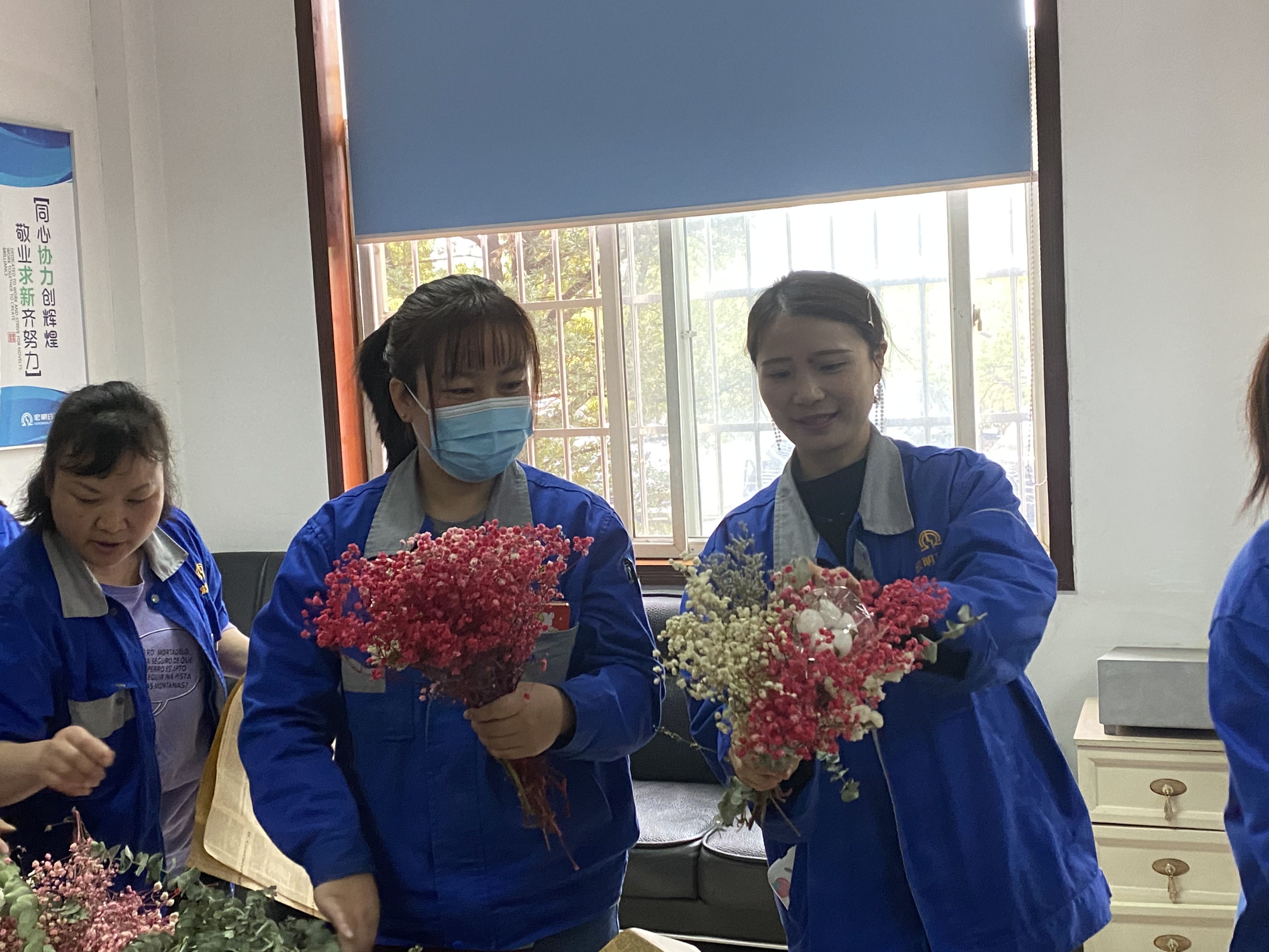 j9体育平台,宏明日望,株洲电子科技,湖南电容器,株洲电容器,电容器